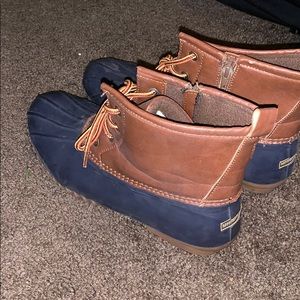 Duck boots